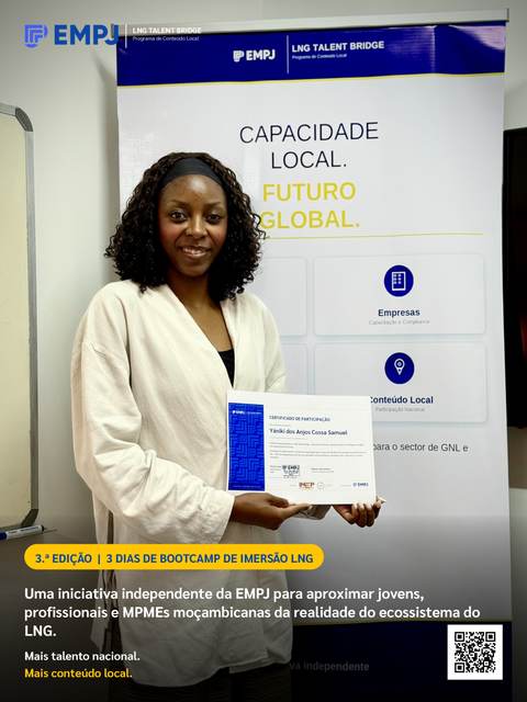 Entrega de certificado na 3.ª Edição